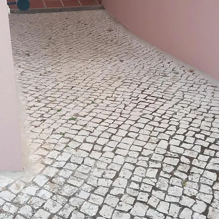 Apartment St